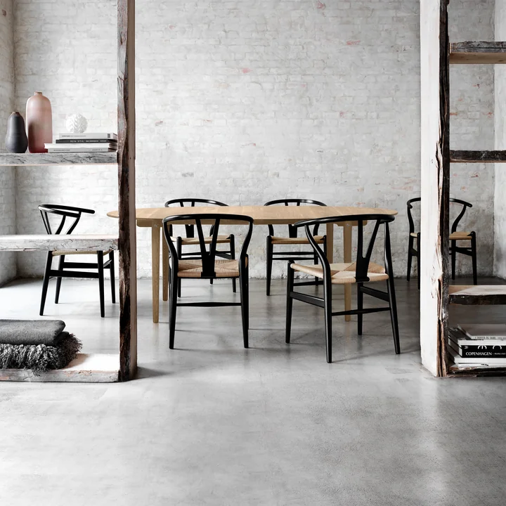 Carl Hansen - CH24 Wishbone Chair, Eiche geseift / Naturgeflecht