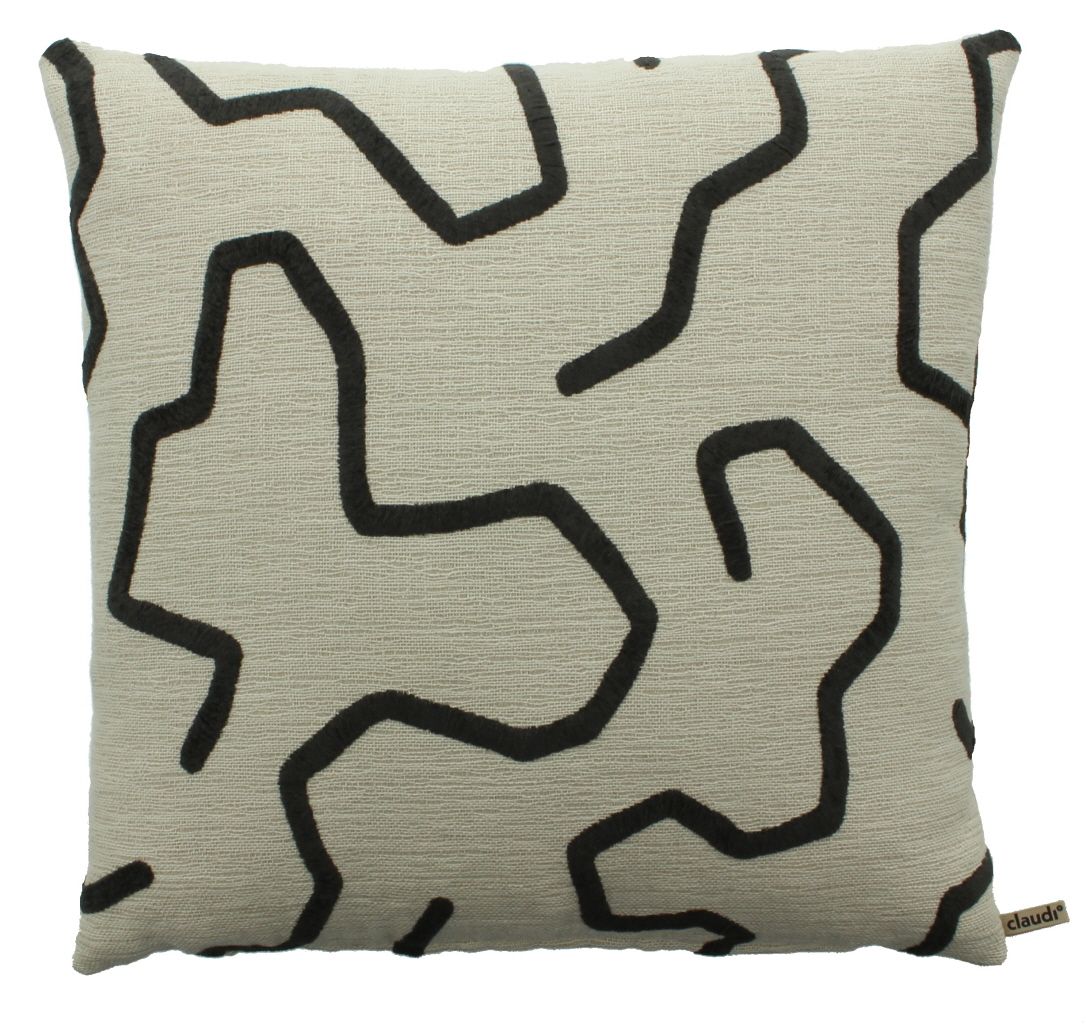 Sierkussen Black Sand Ormalla  | ClaudiB45 x D45 cm