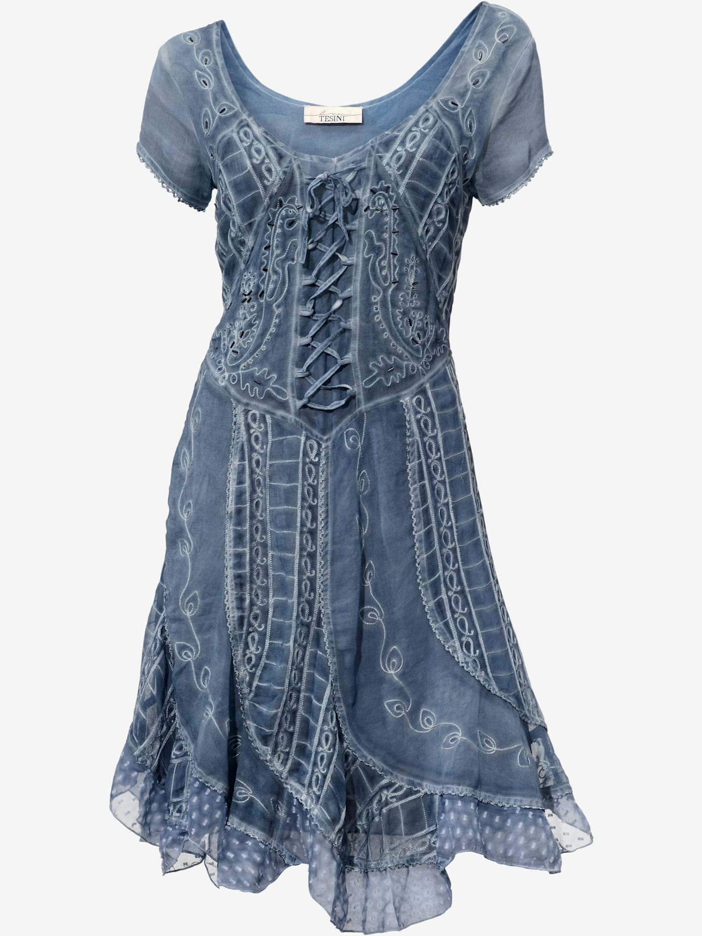 Robe brodée look romantique