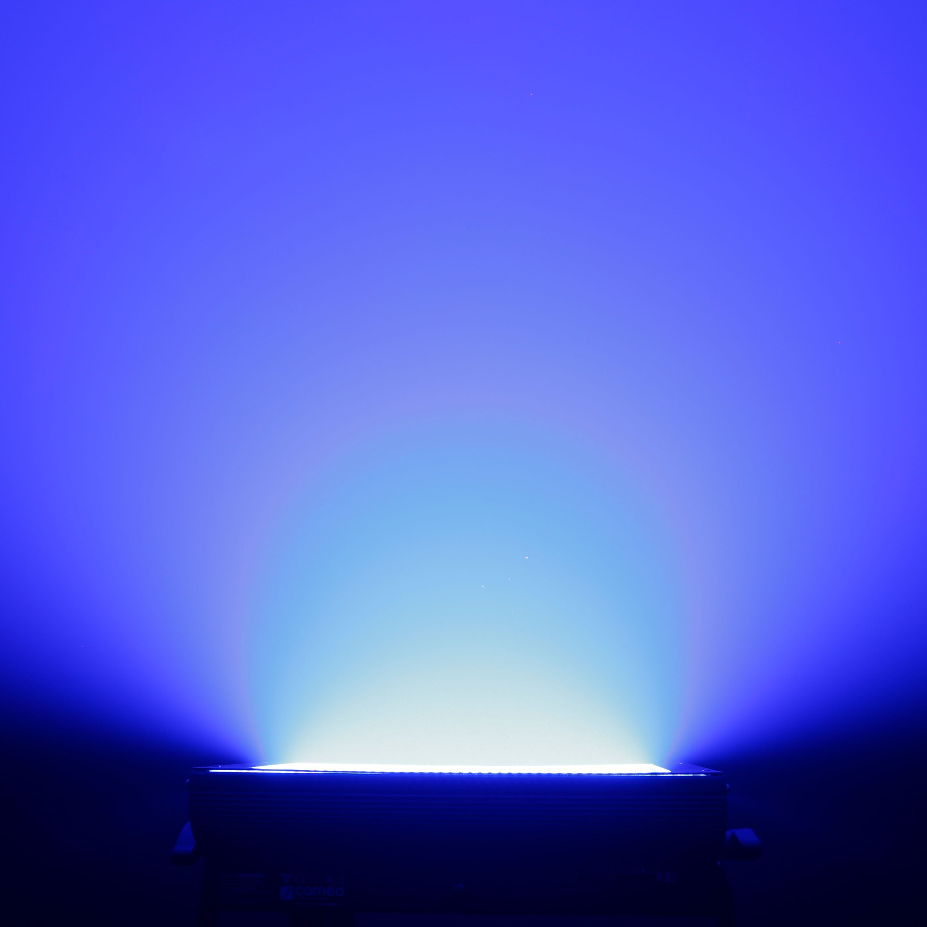 Cameo THUNDER WASH 600 RGBW strobe / blinder / wash