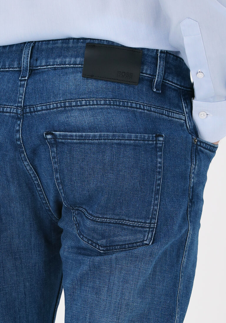 BOSS blauwe boss slim fit jeans delaware3 10215872 01