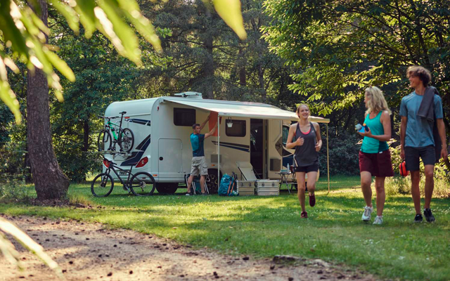 Thule Omnistor 5200 Dachmarkise mit Motor Gehäusefarbe Anthrazit Tuchfarbe Mystic Grau