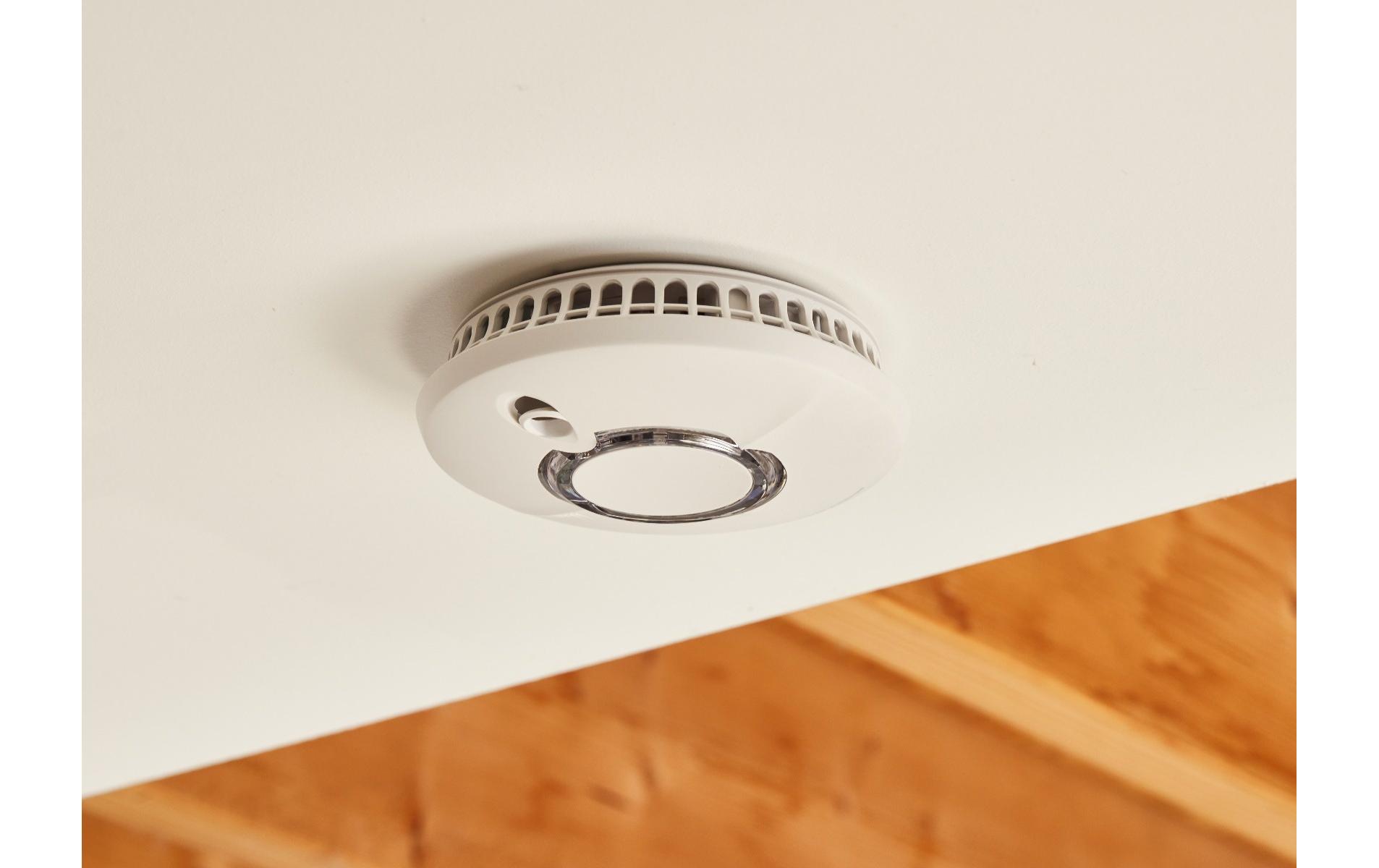 Rauchmelder Smart Alarm WeissRauchmelder mit einer lauten 85-Dezibel-Sirene