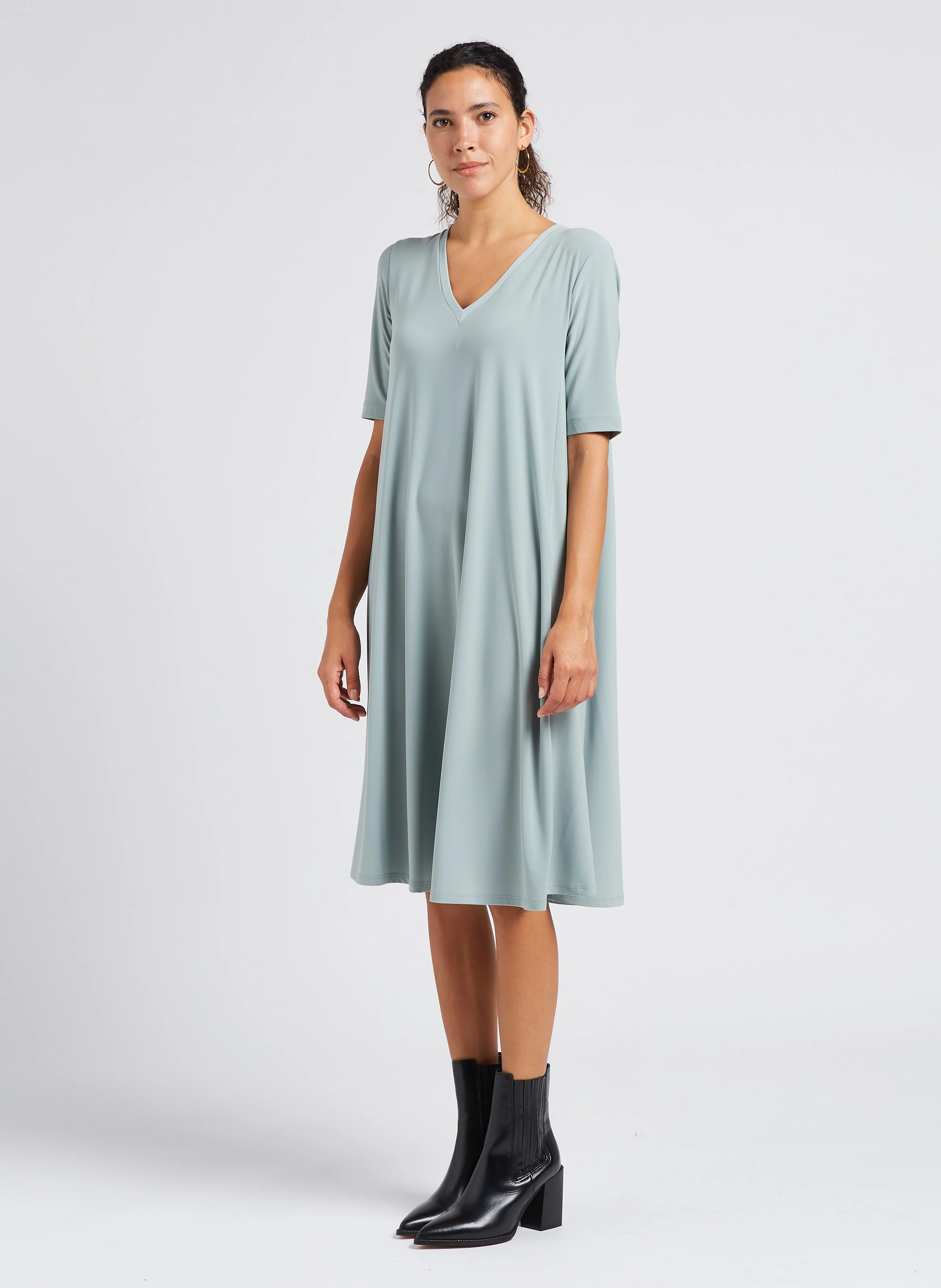 LEMBO - Robe midi droite à encolure V | Vert