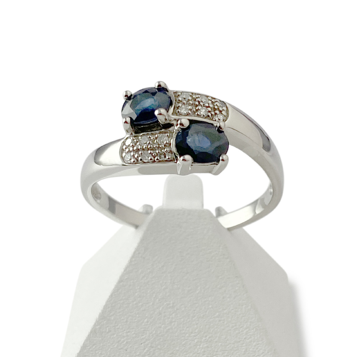 Bague d'occasion or 750 blanc diamants saphirs