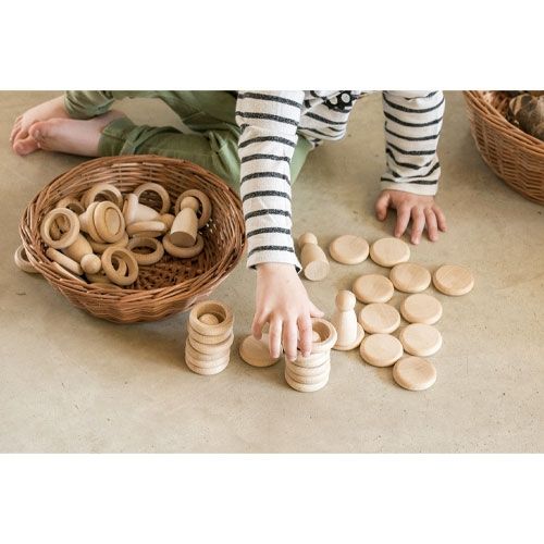 Grapat houten nins® poppetjes met ringen en schijfjes - naturel