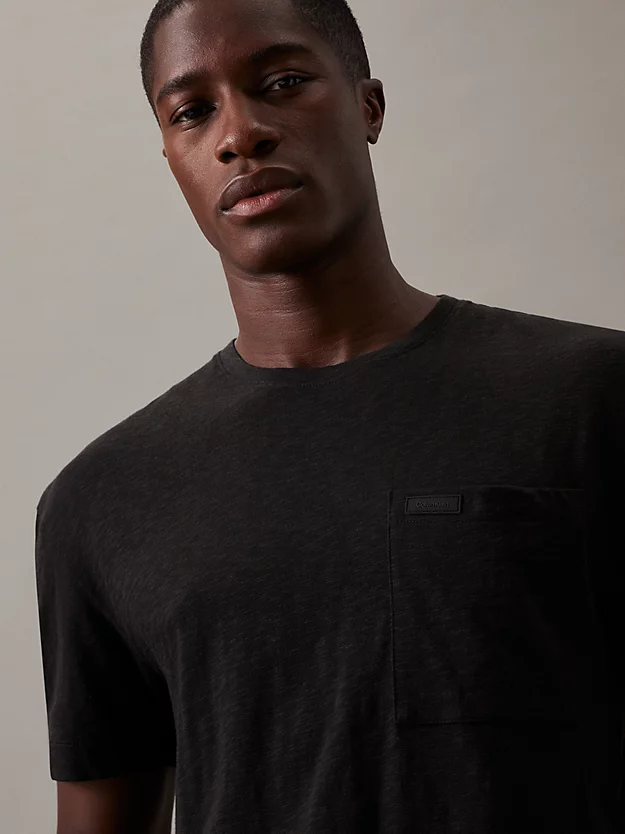 Camiseta com bolso em malha de algodão flamejante
