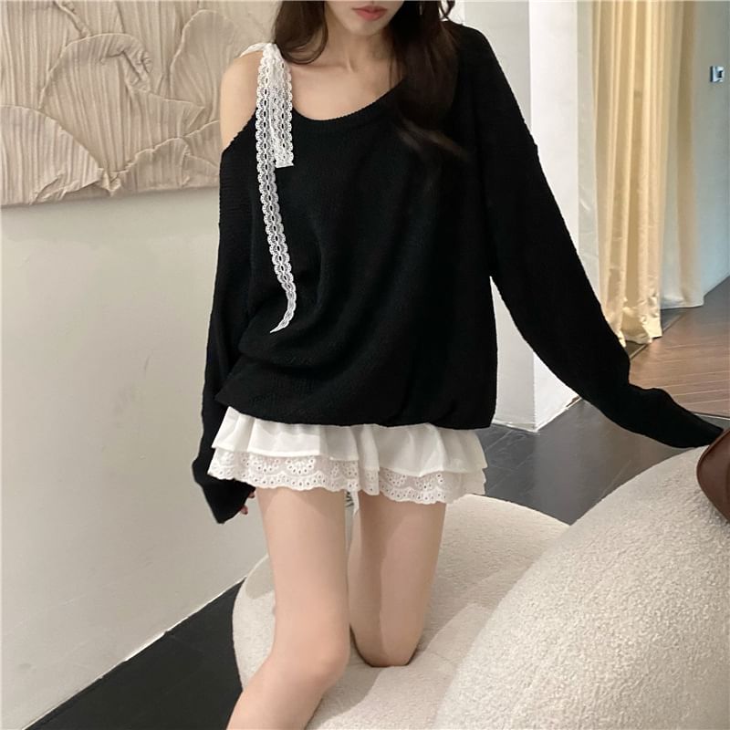 Moon City - Set: Nep tweedelige cold-shoulder kanten strik trui + hoge taille mini A-lijn rok met kant en gaatjes