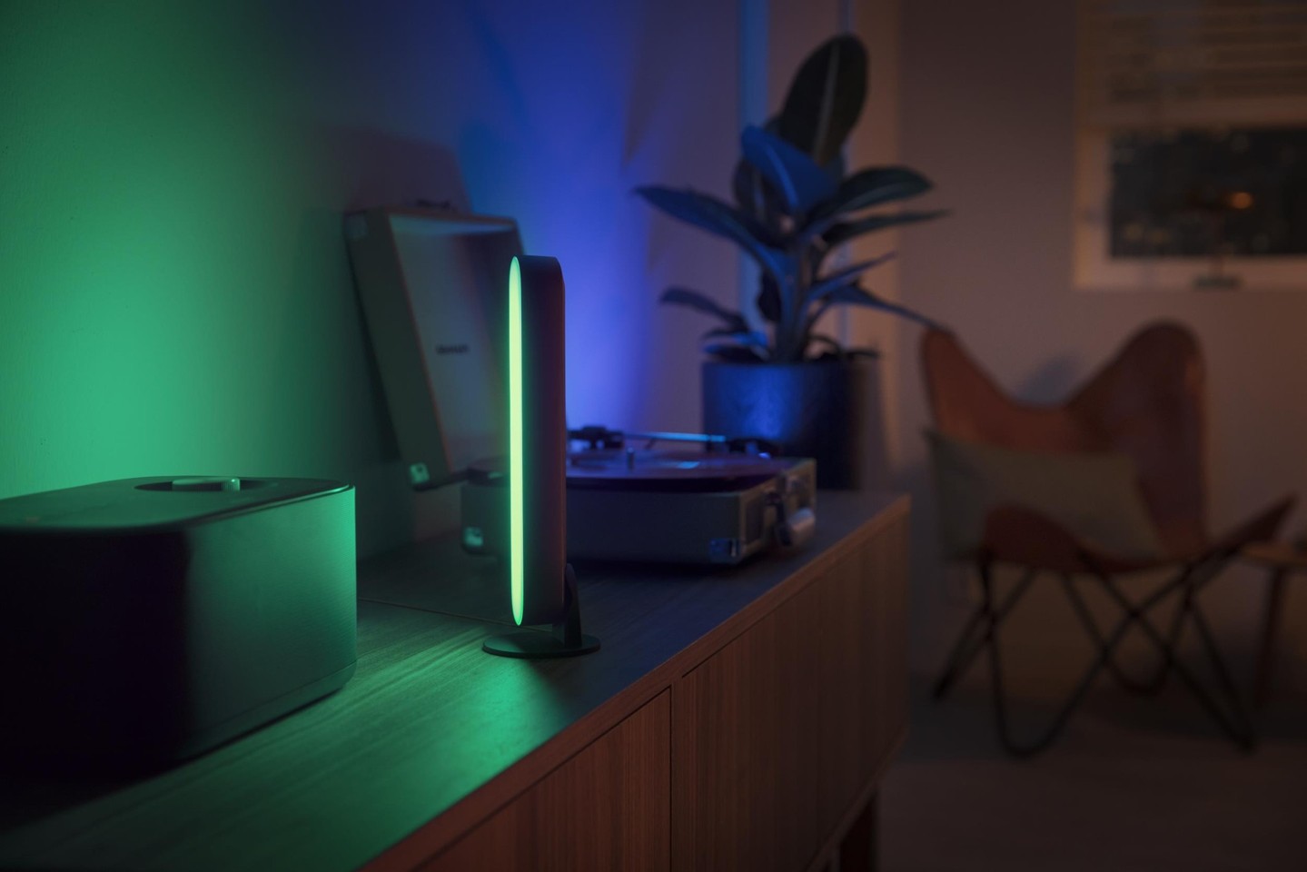 Philips Hue - Play Light Bar 2-Pack Black &Lightstrip Plus Starter Kit2 meter - Bundle