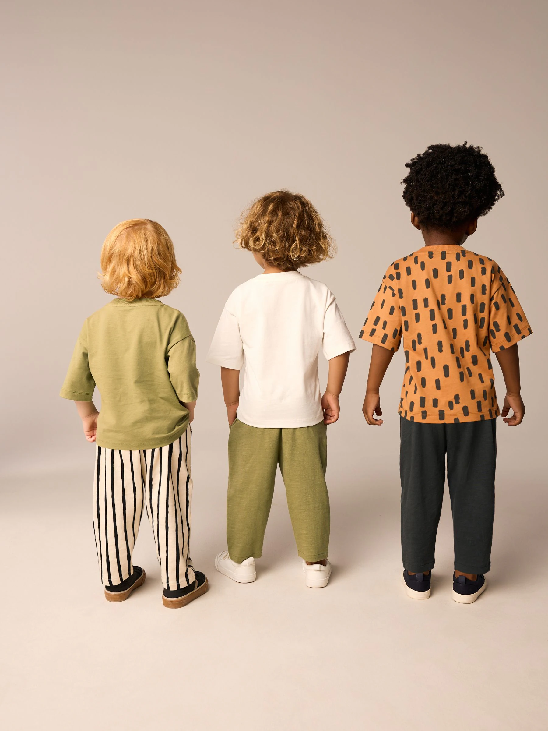 Kaki/groen - Set van 3 T-shirts met korte mouwen en joggingbroeken (3mnd -7jr)