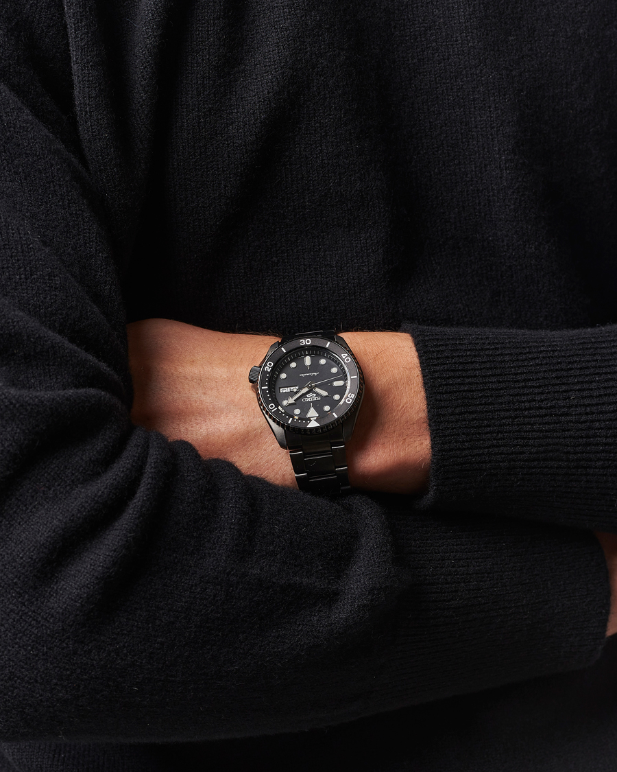 Seiko 5 Sports Automatic Diver Black Steel 43mm Black Dial