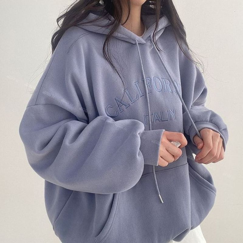 Vhancy - Hoodie met geborduurde letters