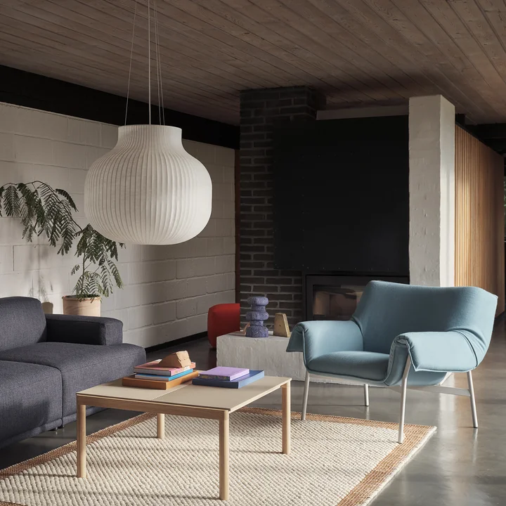 Muuto - Wrap Lounge Sessel, grau / beige Ecriture 240