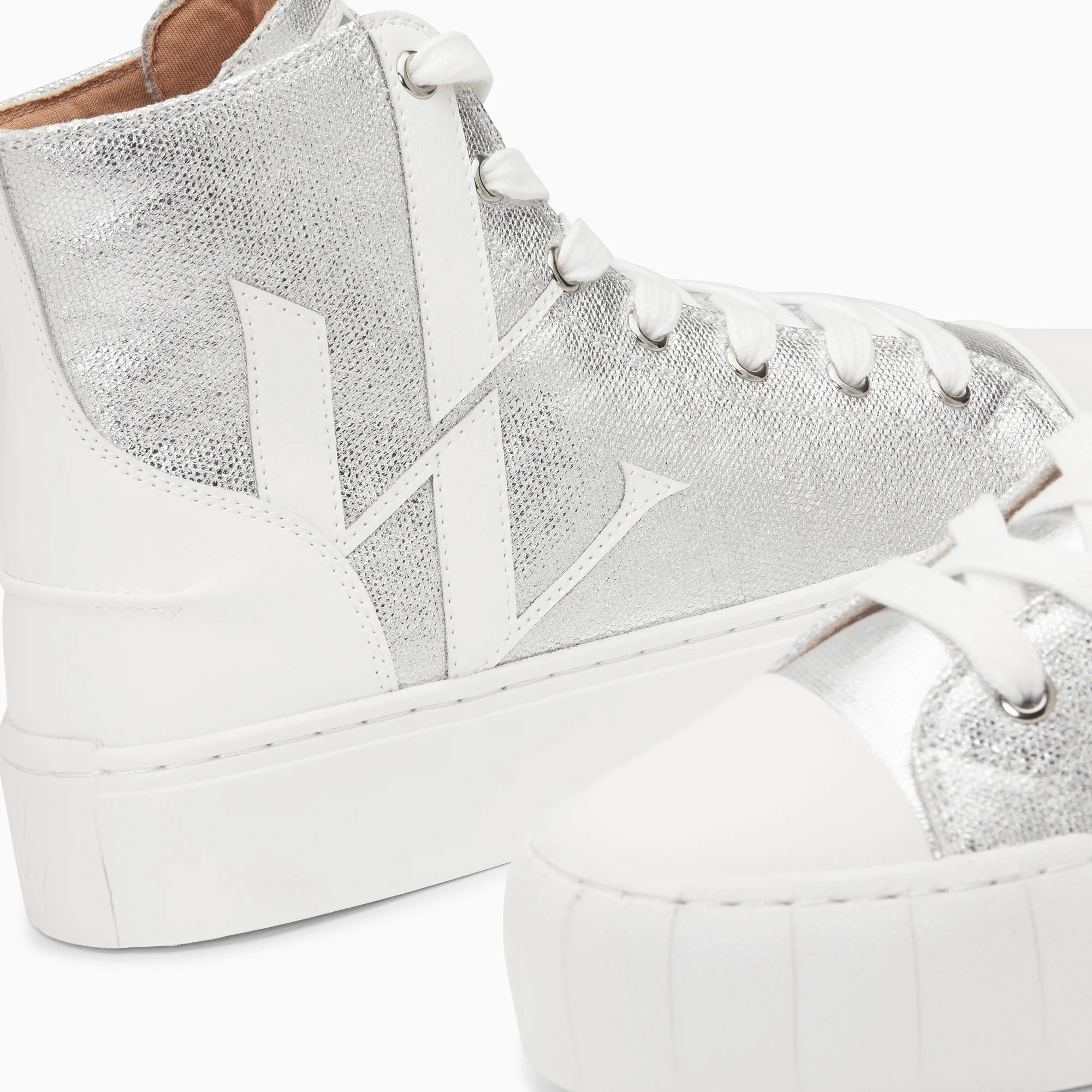 Sneakers-Baskets monogramme Pina montantes argent et blanc