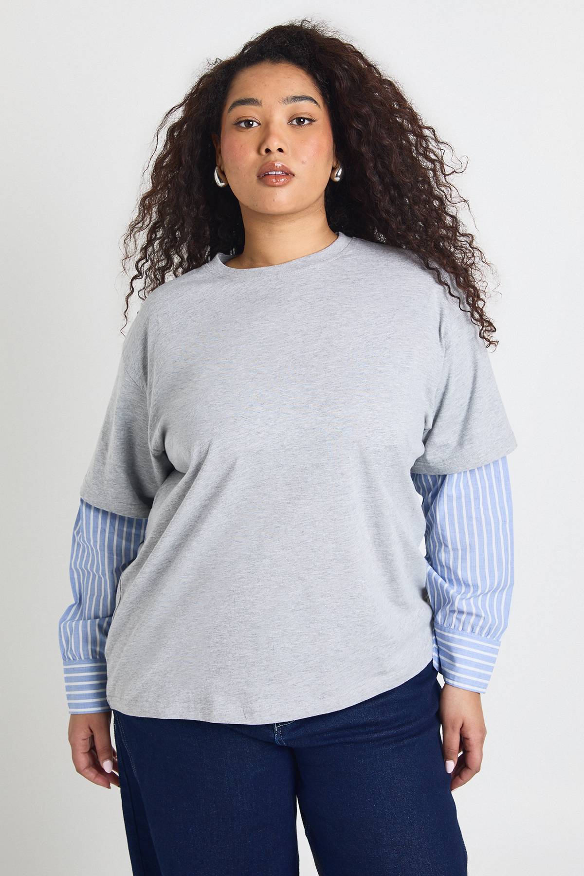boohoo Chemise Rayée et T-shirt Oversize 2 en 1 Grande Taille