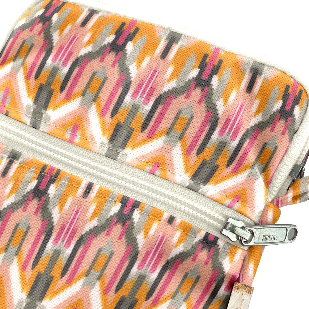 Pochette Téléphone Matelassée Ikat Ocre