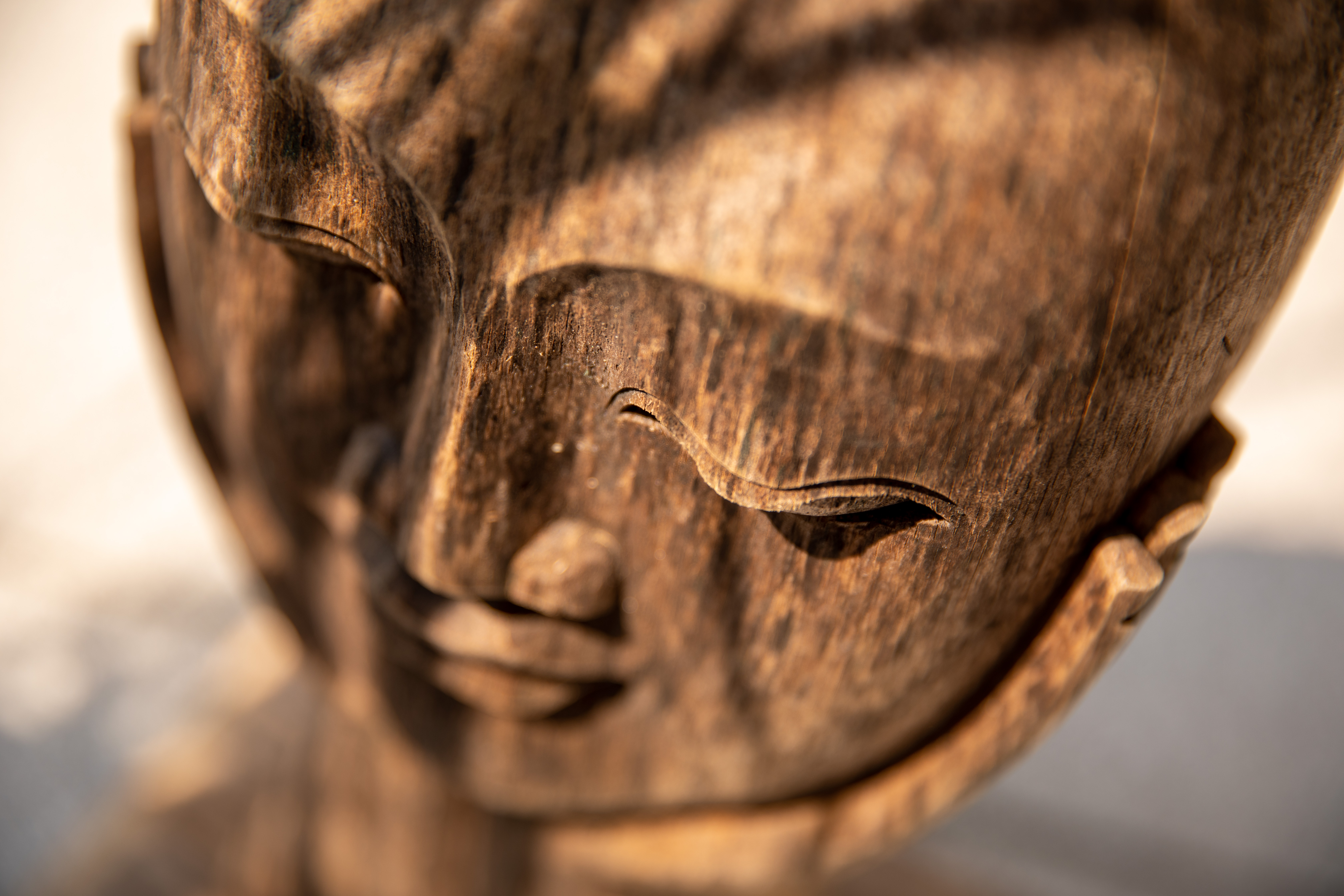 Holz-Skulptur 'Denker', natur, H 38 cm, B 18 cm, L 18 cm von fischer's lagerhaus