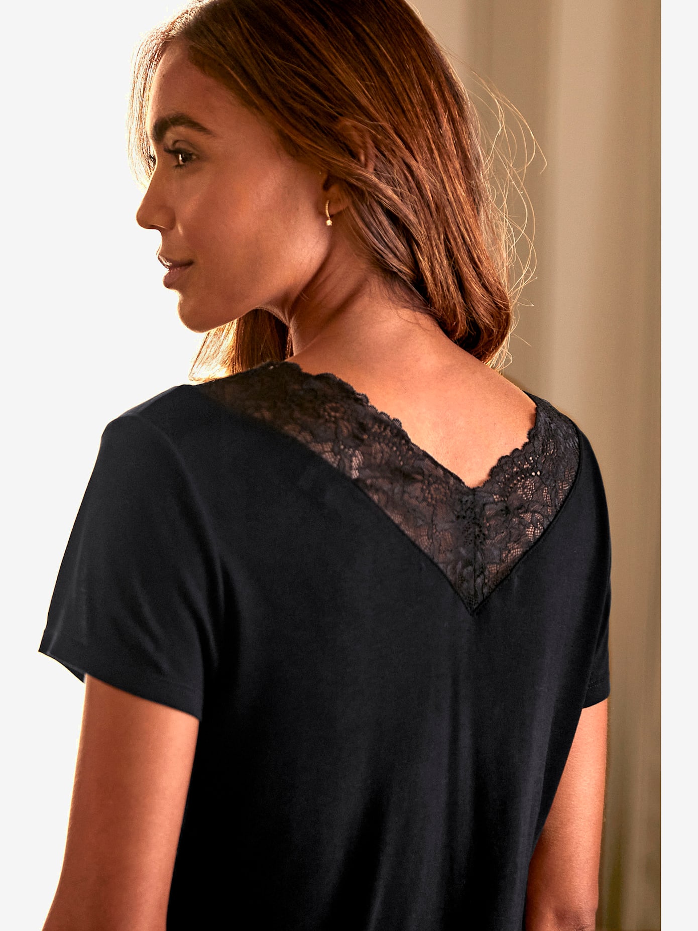 Pyjama séduisant avec empiècement en dentelle