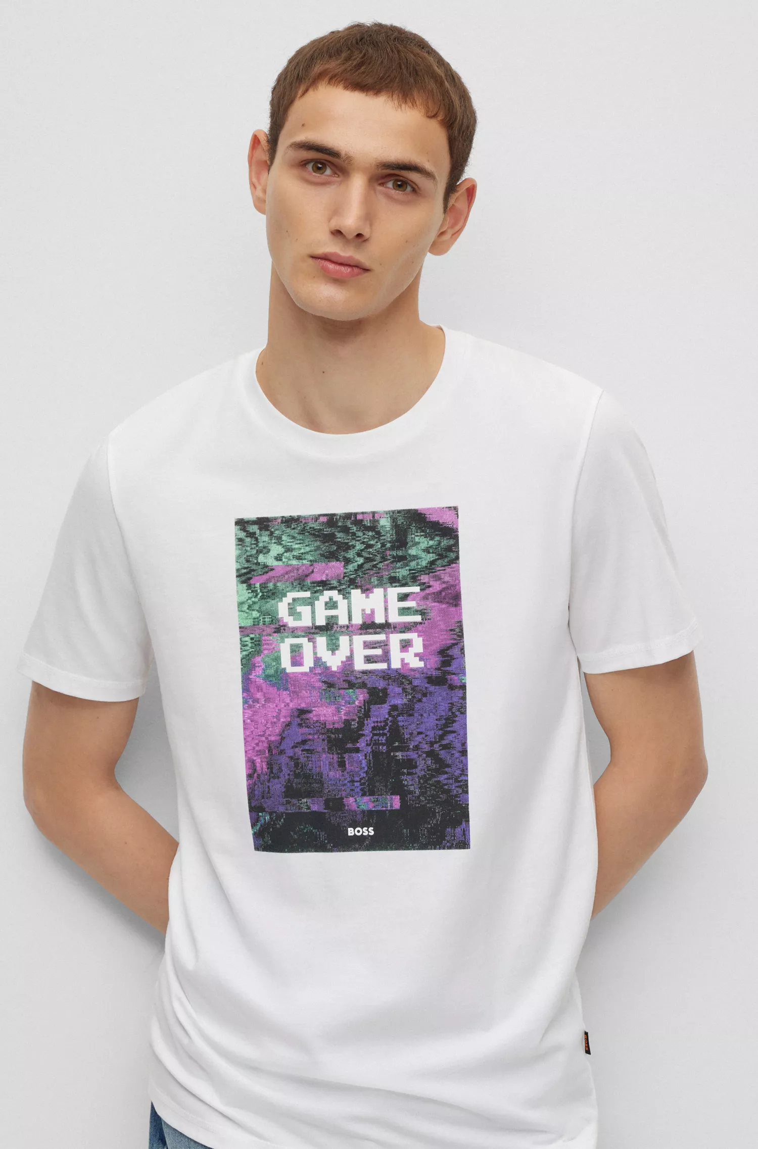 Camiseta BOSS laranja, modelagem relaxada, em algodão com estampa sazonal.
