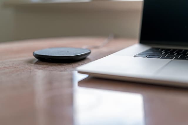 Mophie 15W trådløs opladermåtte (sort)