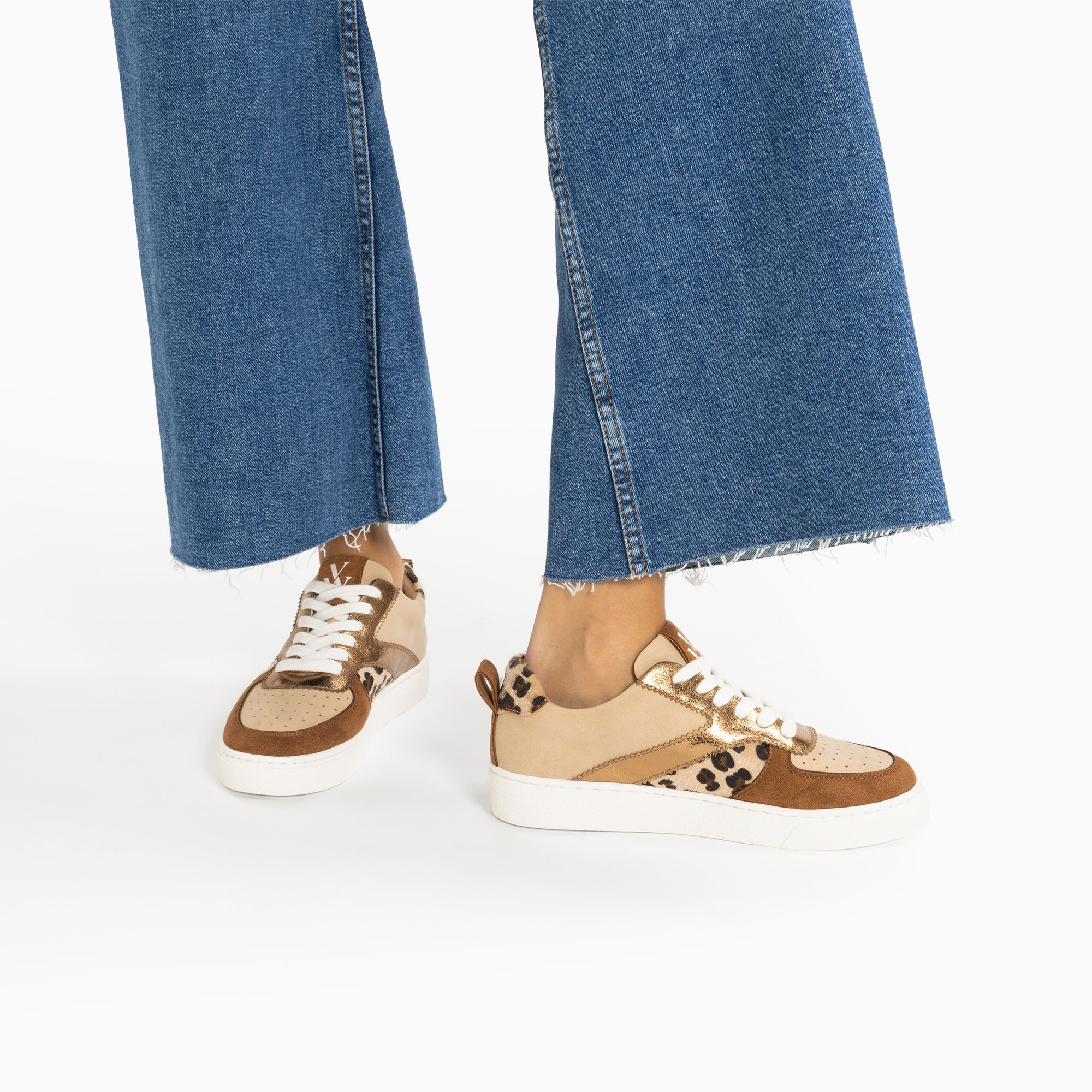Sneakers-Baskets Celeste beige et or à lacets