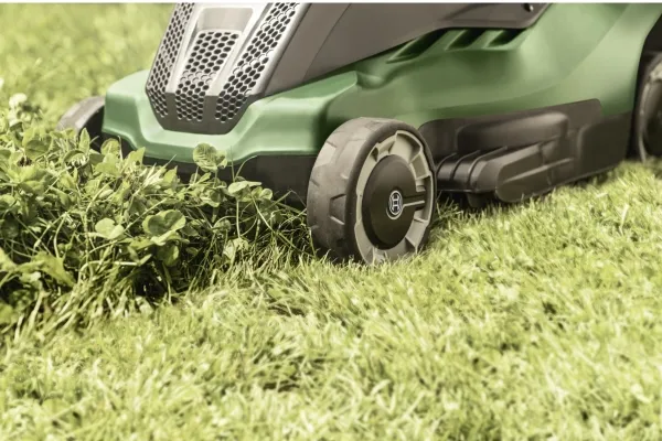 [OUTLET] - Bosch EL PLÆNEKLIPPER ADVANCED ROTAK 750