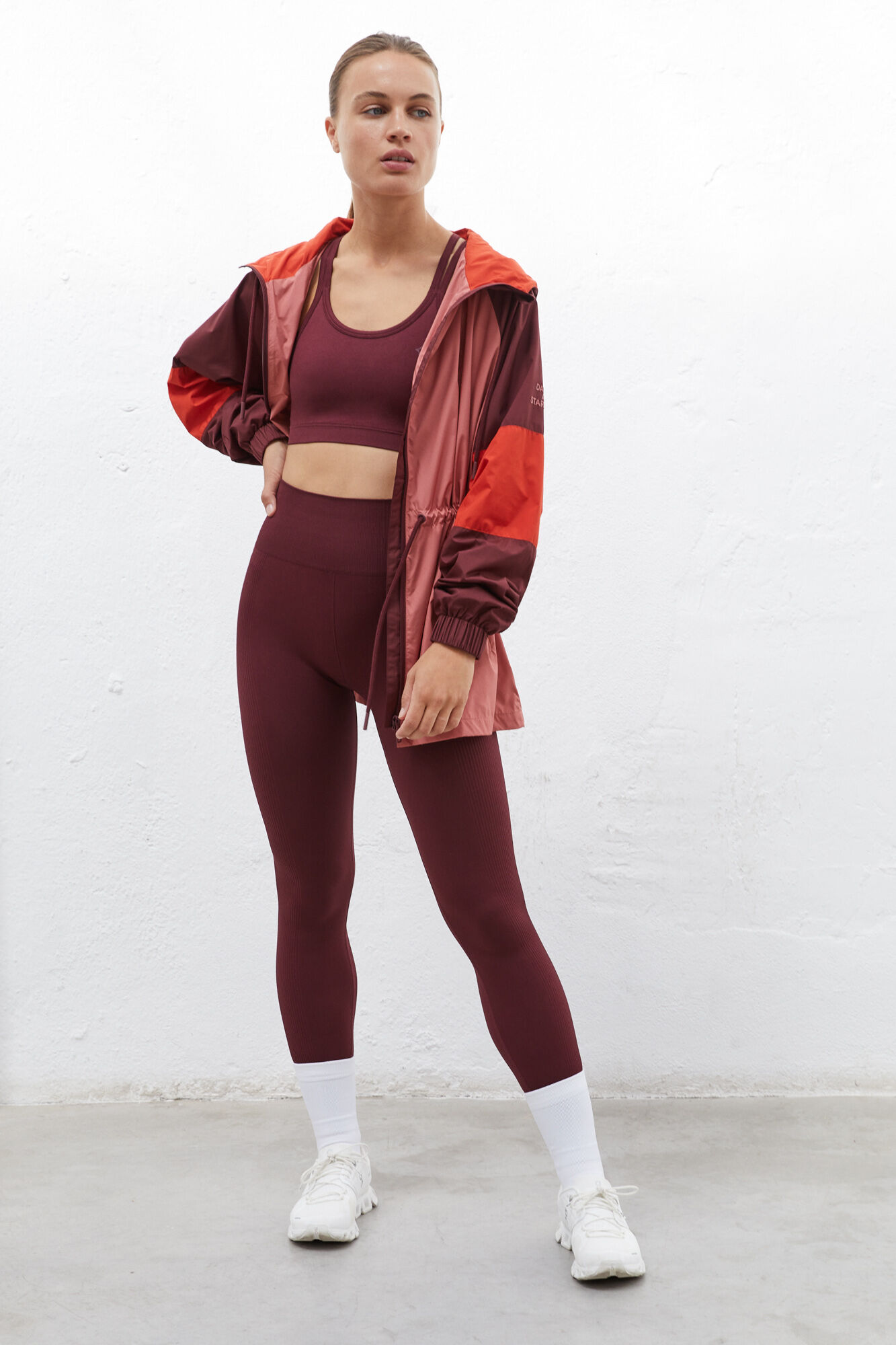 Top esportivo Seamless Comfort na cor bordô - estampa