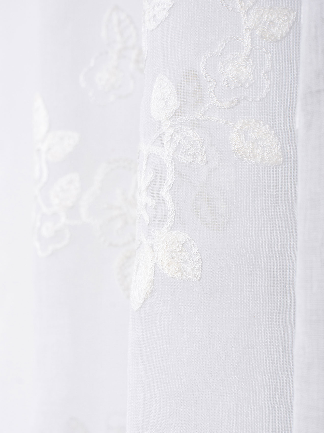 Panneau en voilage broderies fleurs