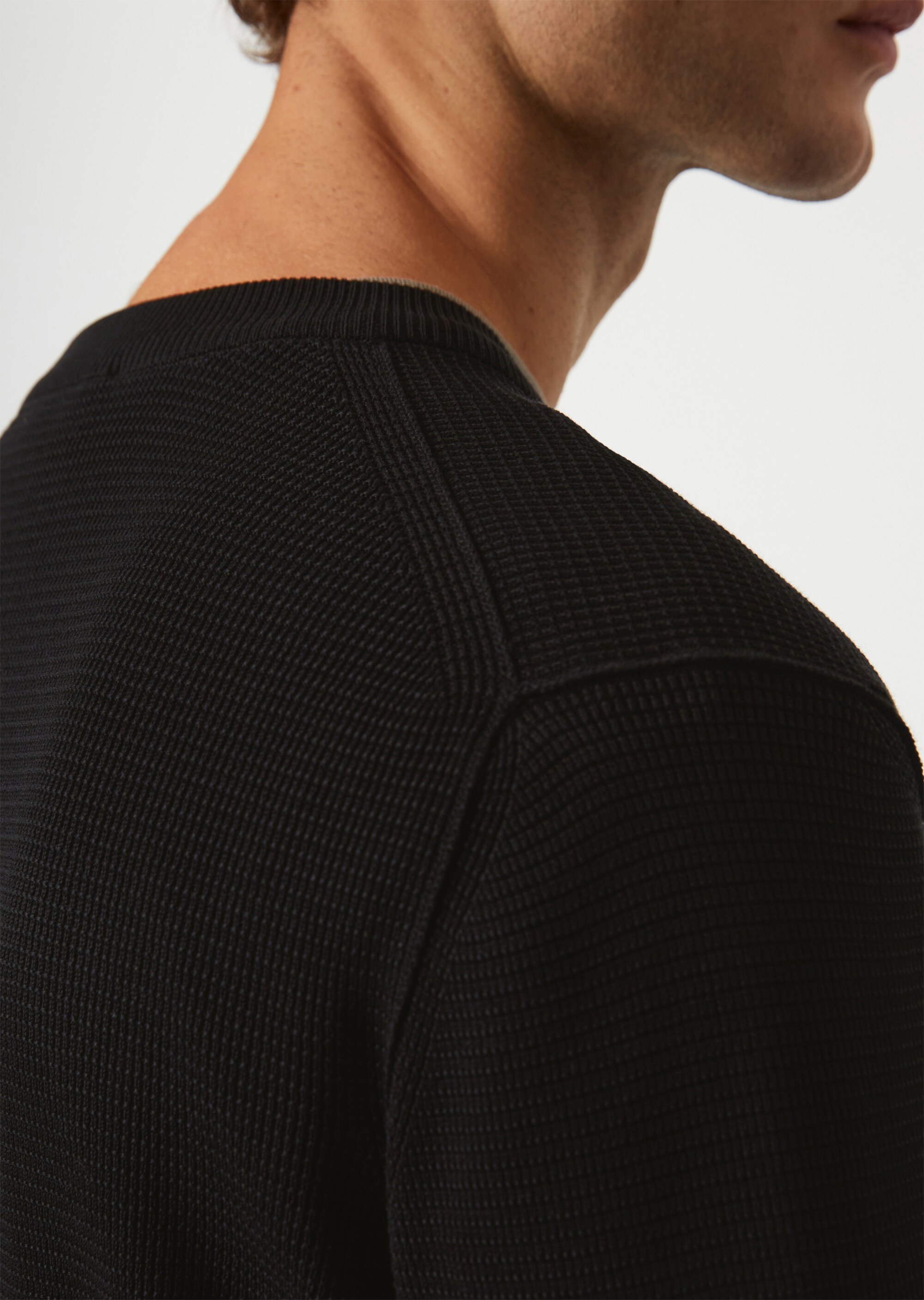 Pullover regular mit feiner Struktur