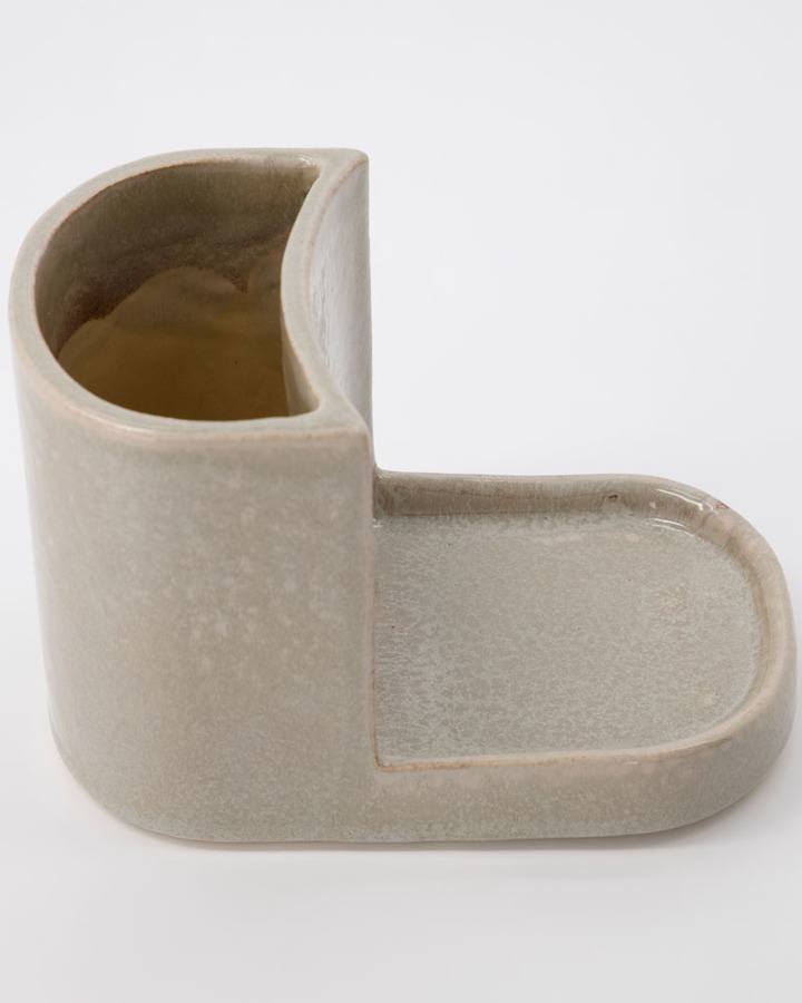 Meraki Brush and Soap Holder Datura Shellish Grey