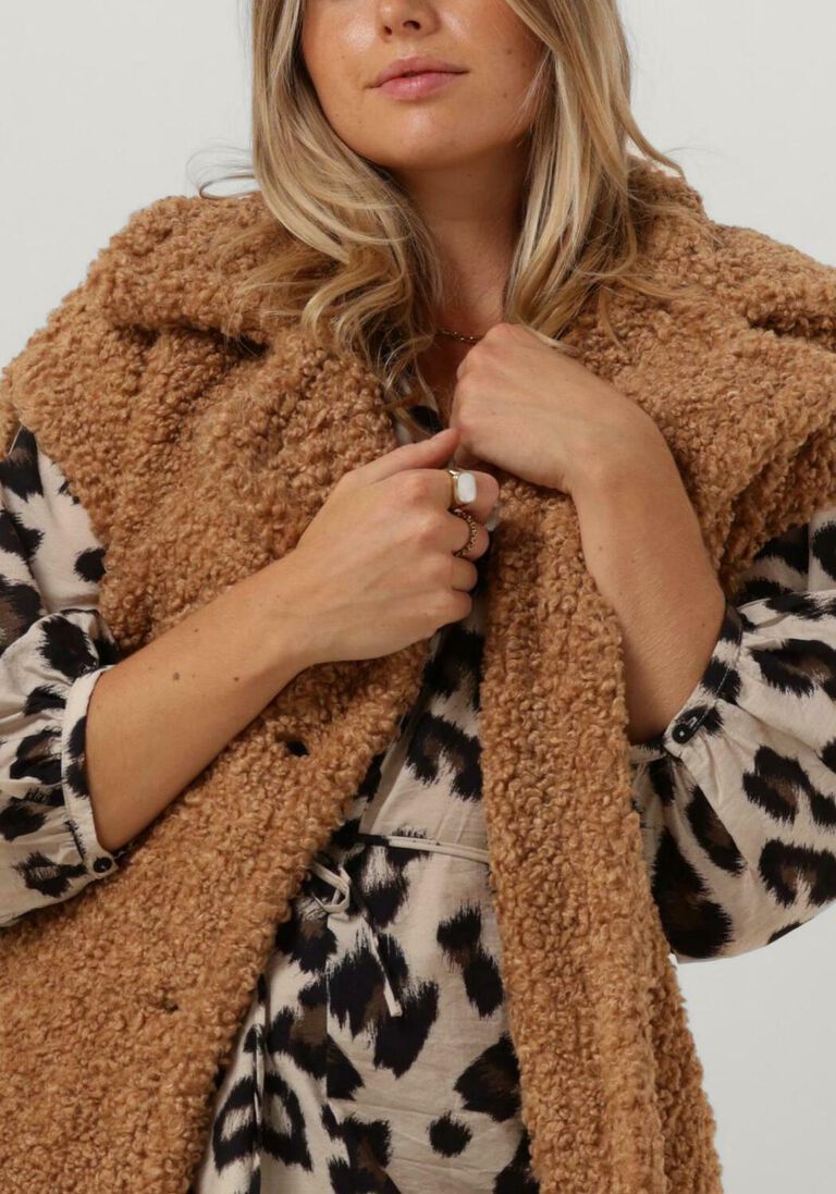 NOTRE-V cognac notre-v gilet belted teddy gilet