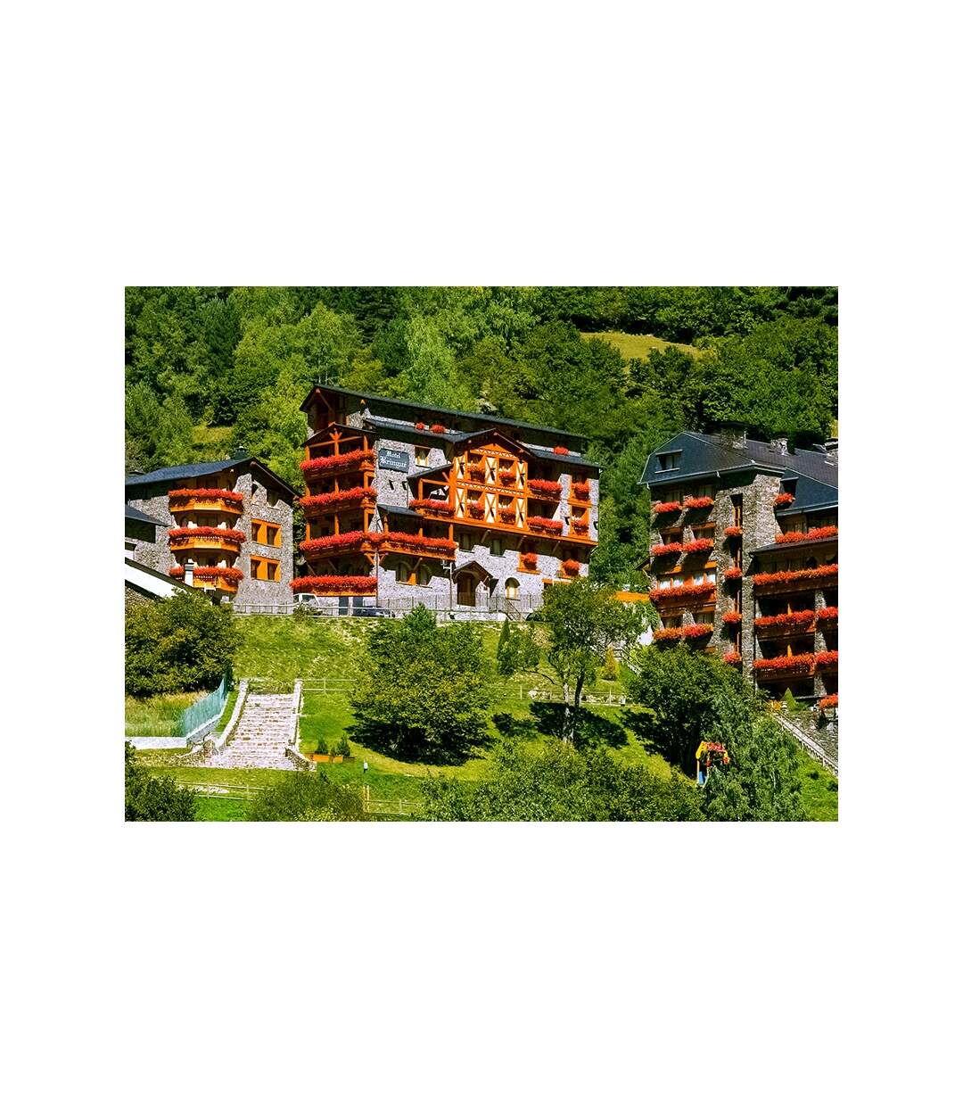 Escapade de 2 jours dans la principauté d'Andorre - SMARTBOX - Coffret Cadeau Séjour