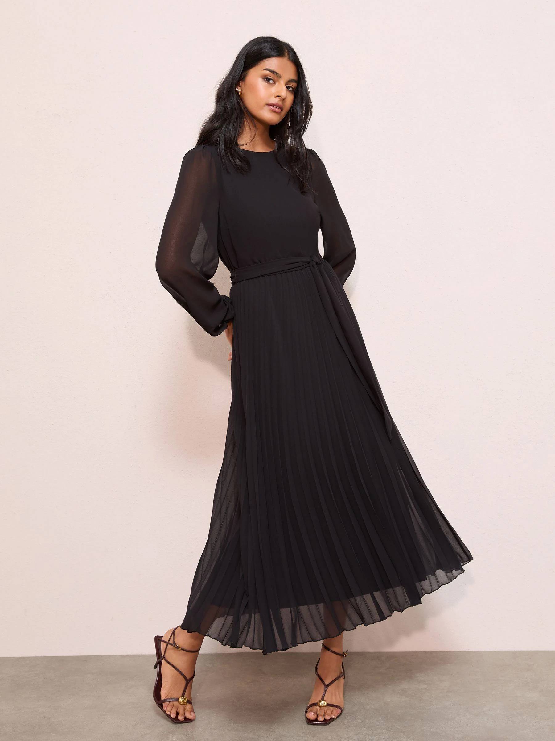 Zwart - Friends Like These geplooide midi-jurk van chiffon met fladdermouwen