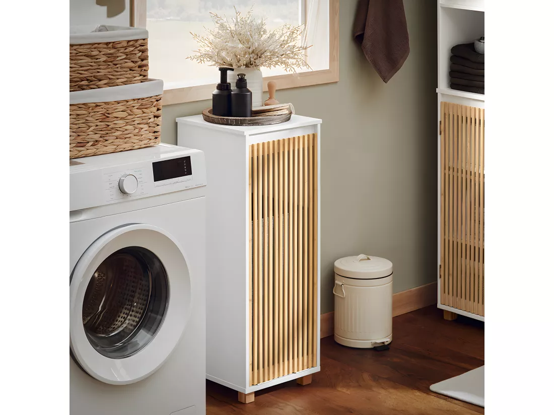 SoBuy Armoire à Linge, Meuble Bas de Salle de Bain, Meuble de Rangement avec 1 Panier à Linge Amovible, Corbeille à Linge, Porte en Bambou, 32x33x85 cm, BZR126-W