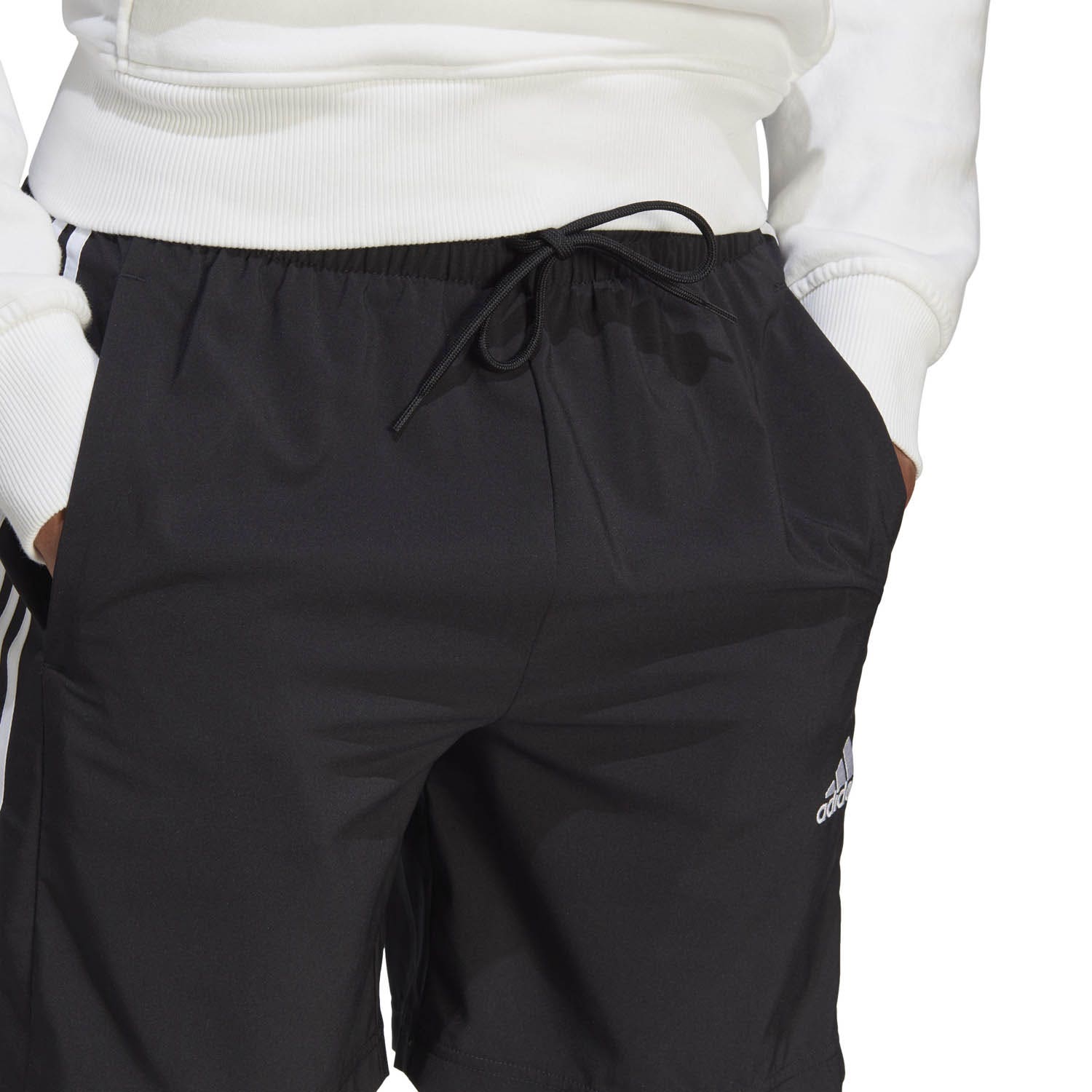 adidas  Essentials Chelsea 3-stripes Short