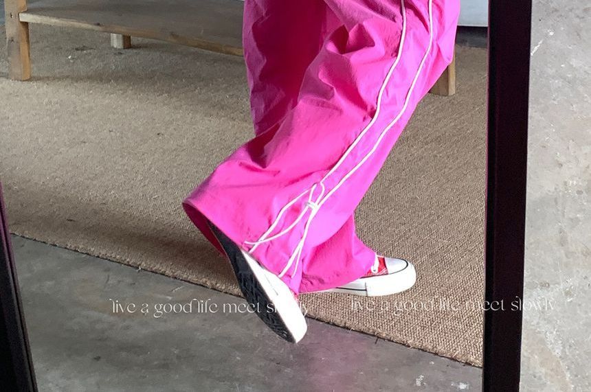 Gilmort - T-shirt met korte mouwen en vierkante hals / joggingbroek met contrasterende rand