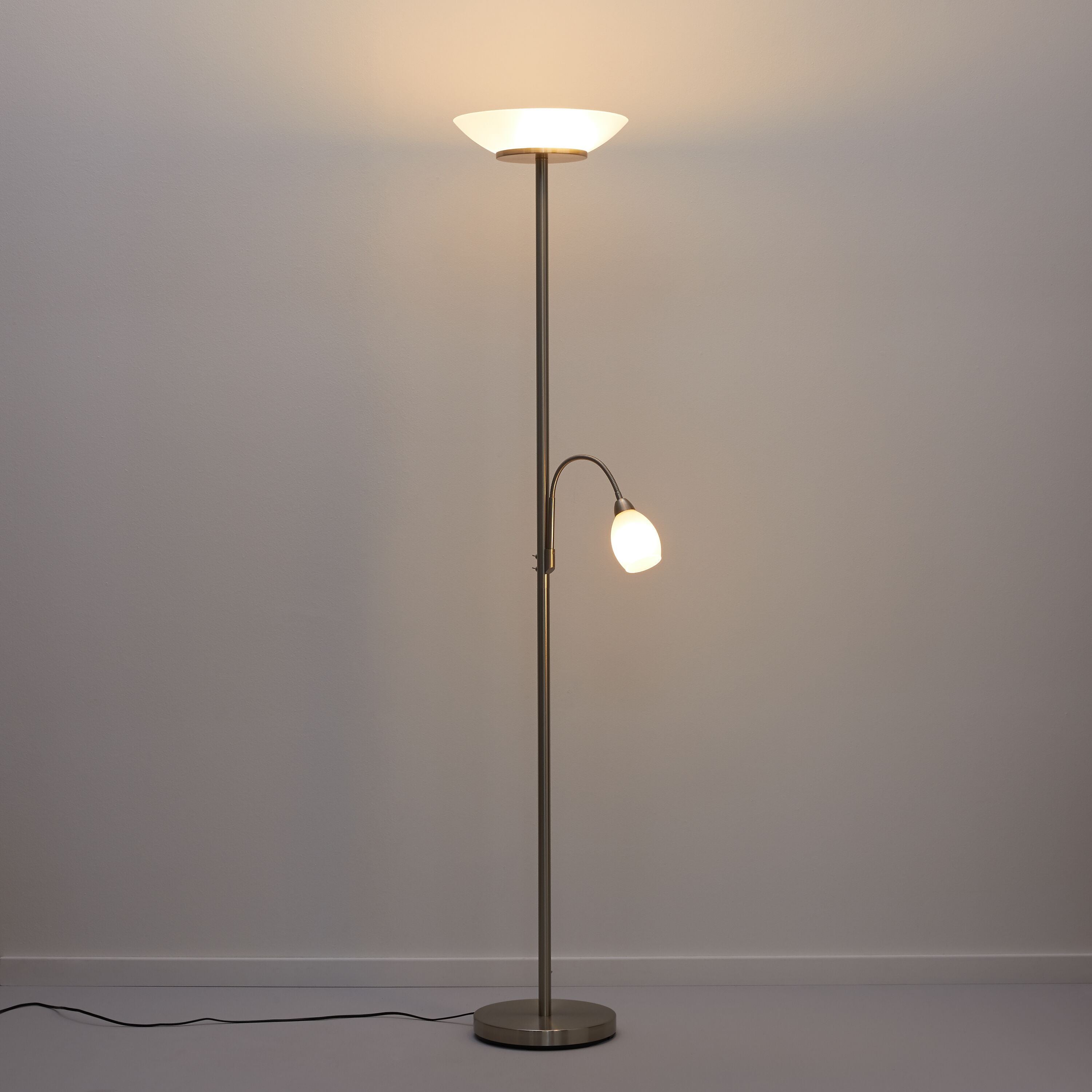 GERRY Stehleuchte - Silberfarbig / B: 34.0 cm x T: 25.0 cm x H: 180.0 cm