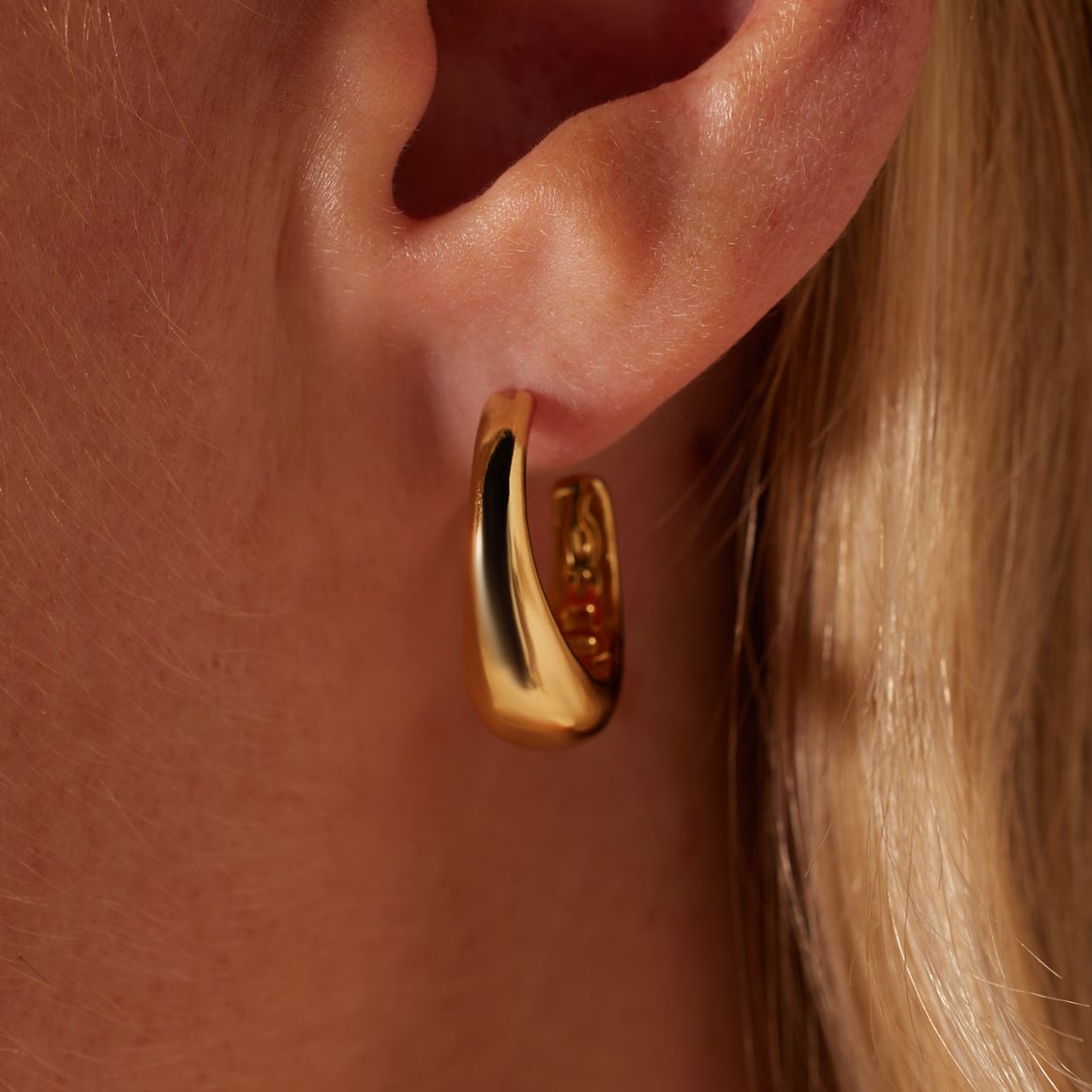 Zilveren goldplated oorringen bol