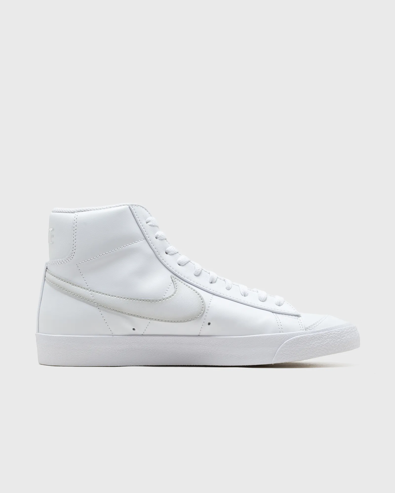Nike BLAZER MID '77 VNTG NAS
