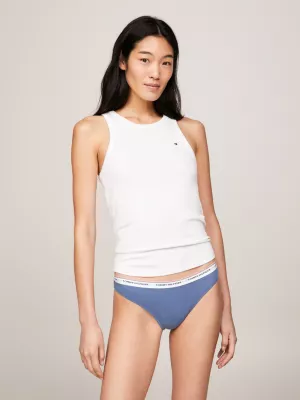 Conjunto com 3 unidades de tangas premium com logo repetido da Essential