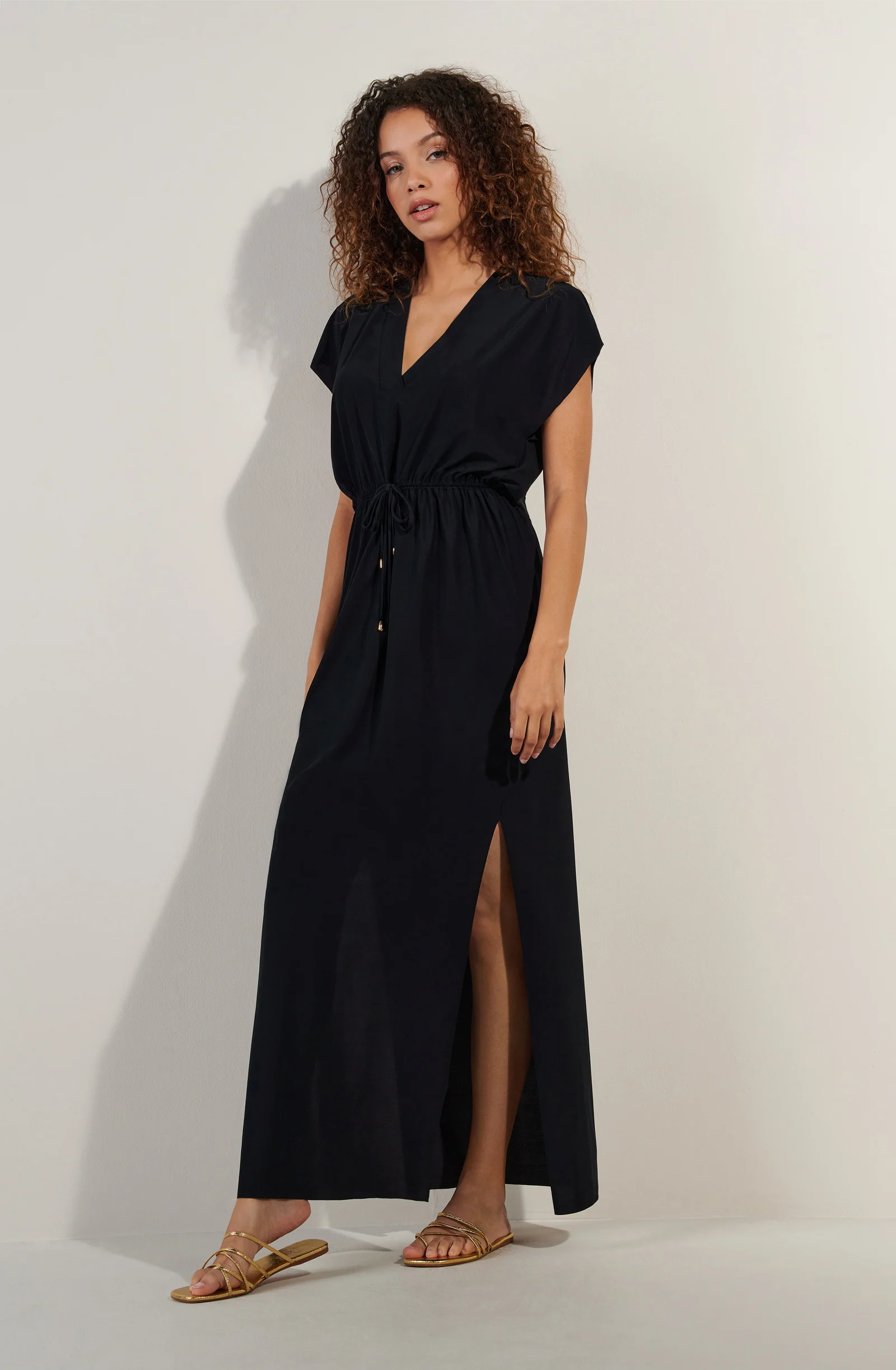 taya Longue robe ample en voile léger noir Noir