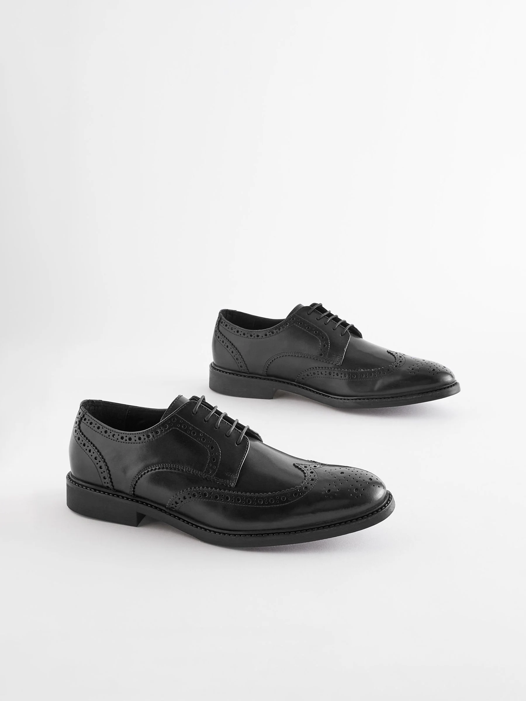 Zwart - Standaard pasvorm - Leren derby-brogues