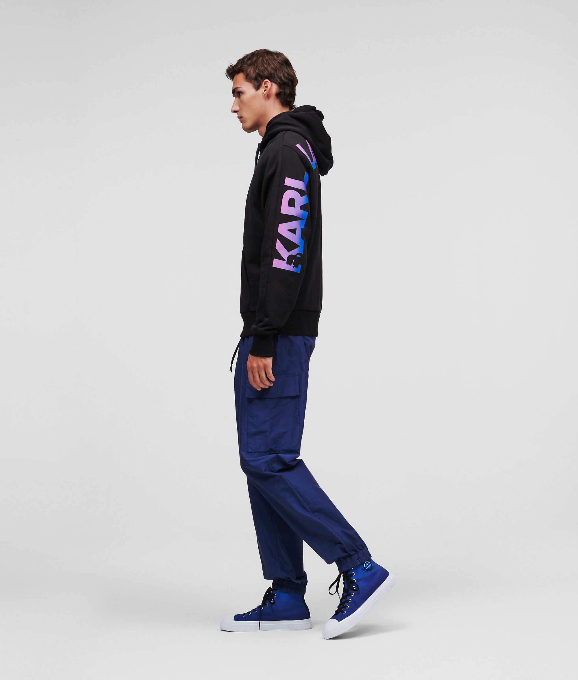 SWEAT À CAPUCHE AVEC LOGO KARL OMBRÉ