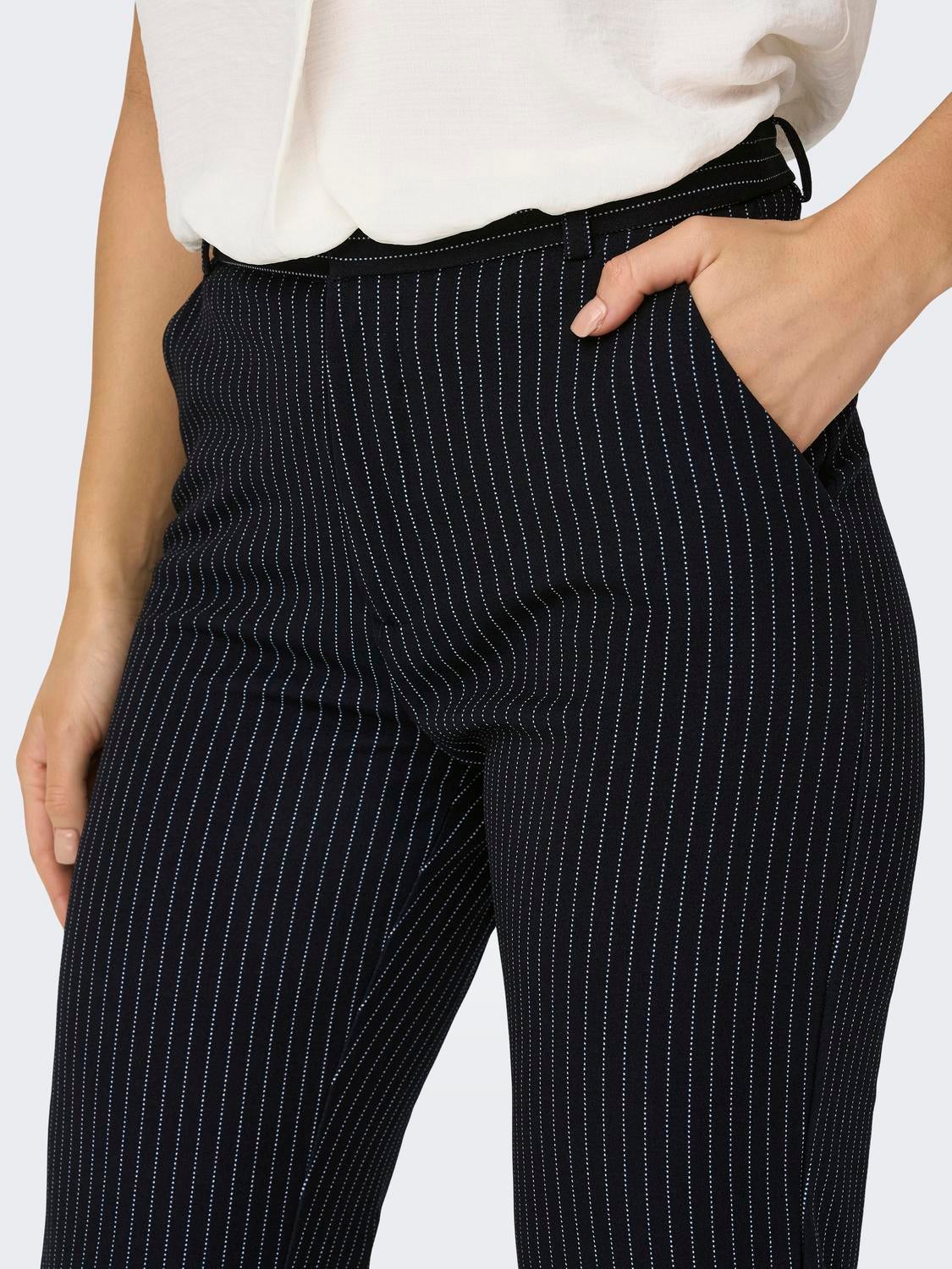 JDYGEGGO Mittlere Taille Gerade geschnitten Klassische Hose Sky Captain