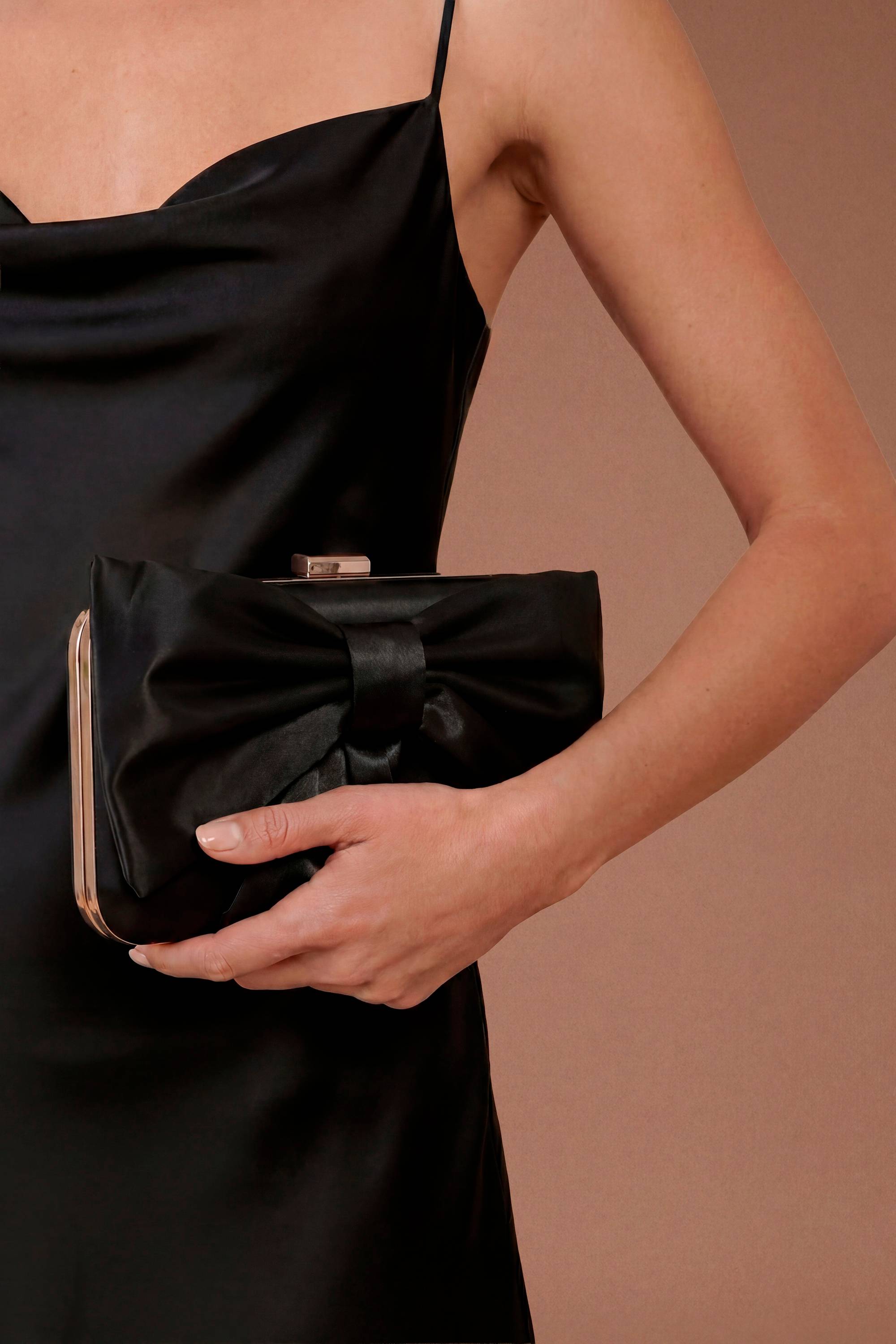 Oasis Pochette Azalée En Satin Avec Nœud Décoratif