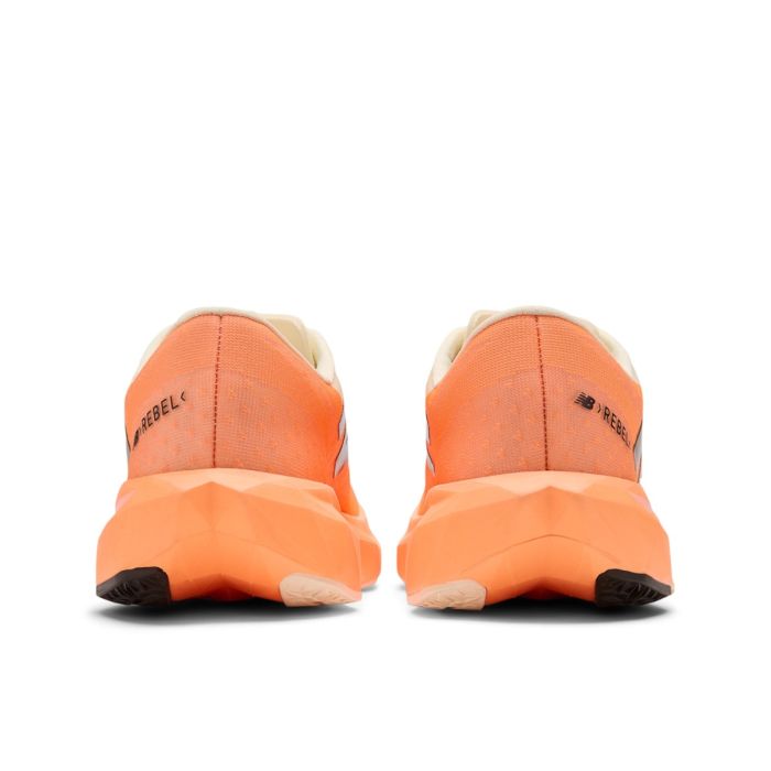 New Balance Dame Løbesko FuelCell Rebel V4 Orange