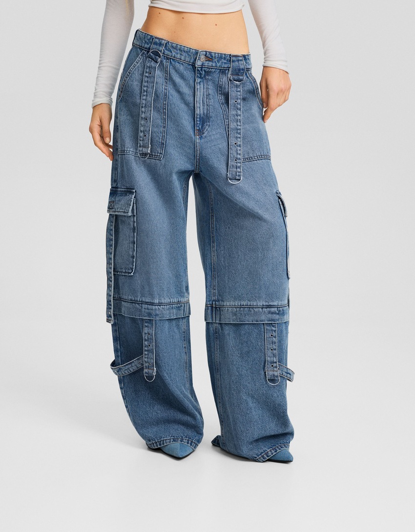 Calça cargo com vários bolsos