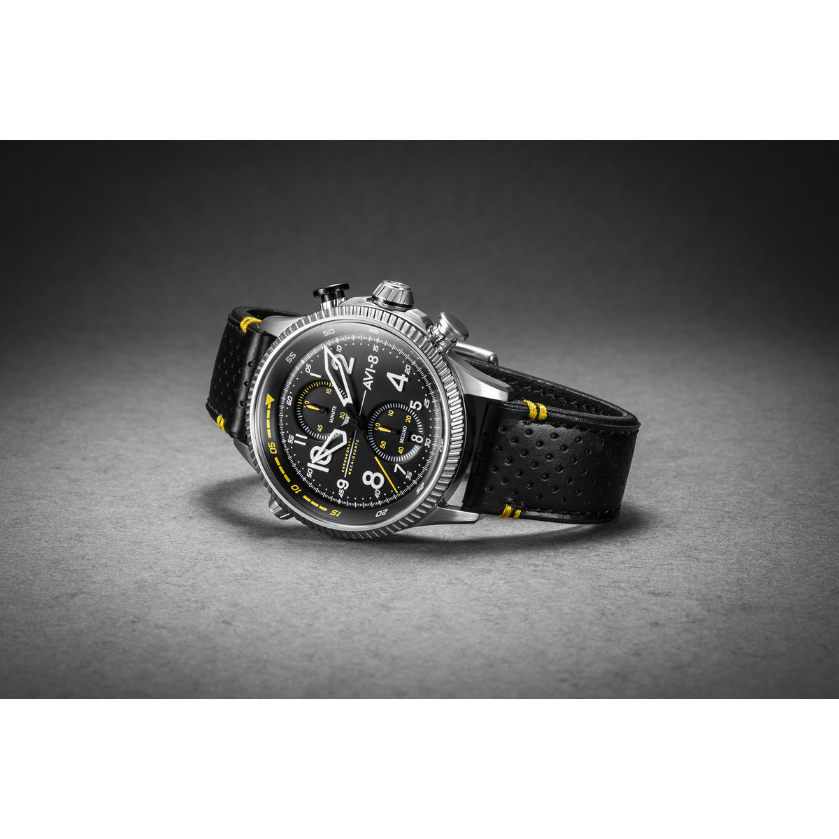 Montre AVI-8 homme chronographe acier cuir noir