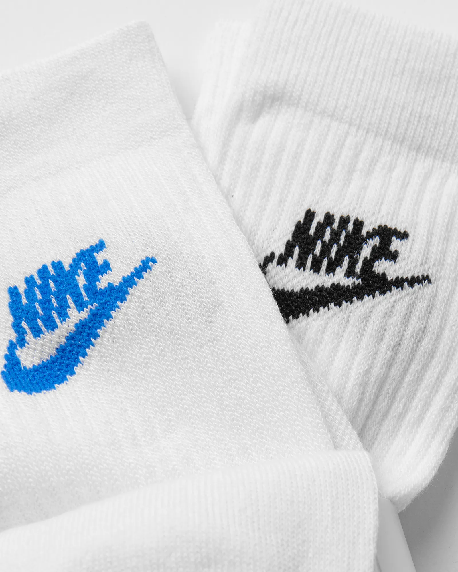 Nike Everyday Essential Crew Socks (3 Pairs)