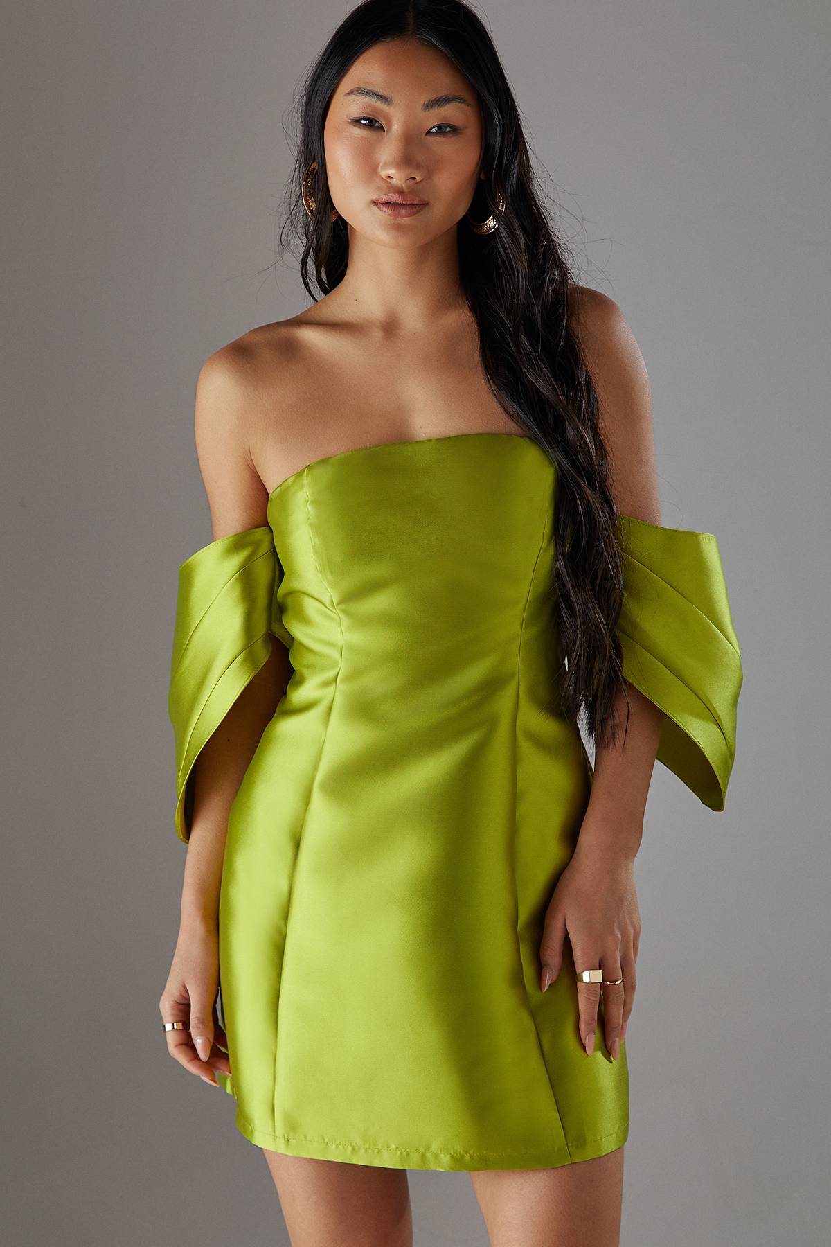 Warehouse Robe Mini Bardot à Manches Bouffantes Structurées - Petite Taille
